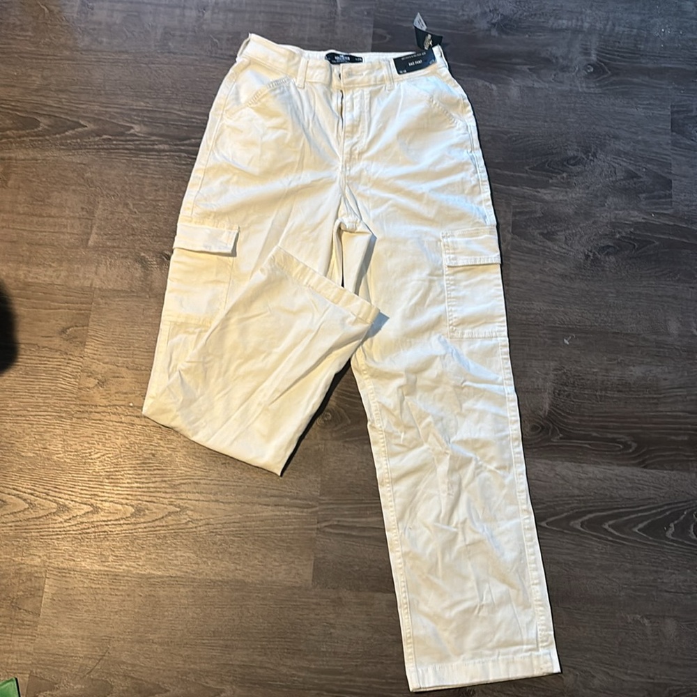 White cargo pants NWT!